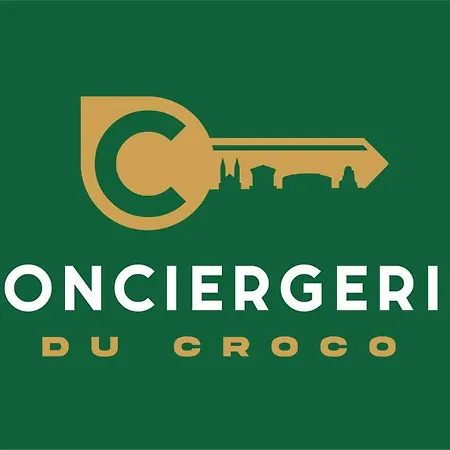 La Balade Nîmoise Center Car Park Ac *