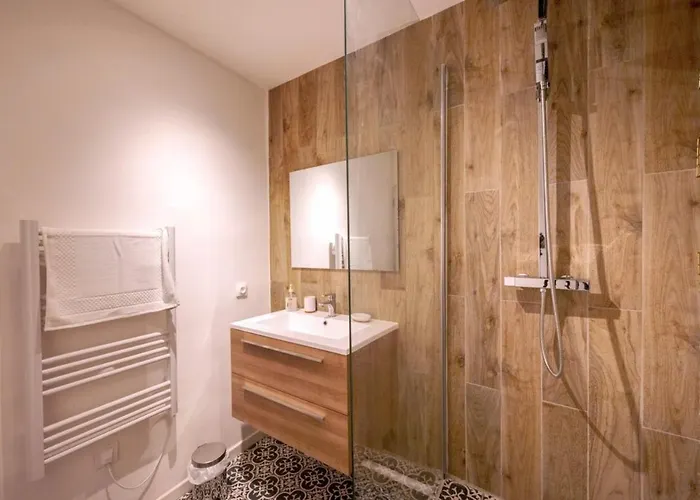 La Balade Nimoise Center Car Park Ac Nîmes