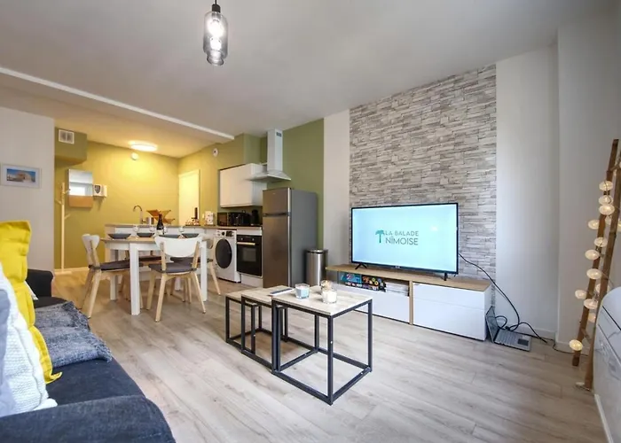 La Balade Nimoise Center Car Park Ac * نيم